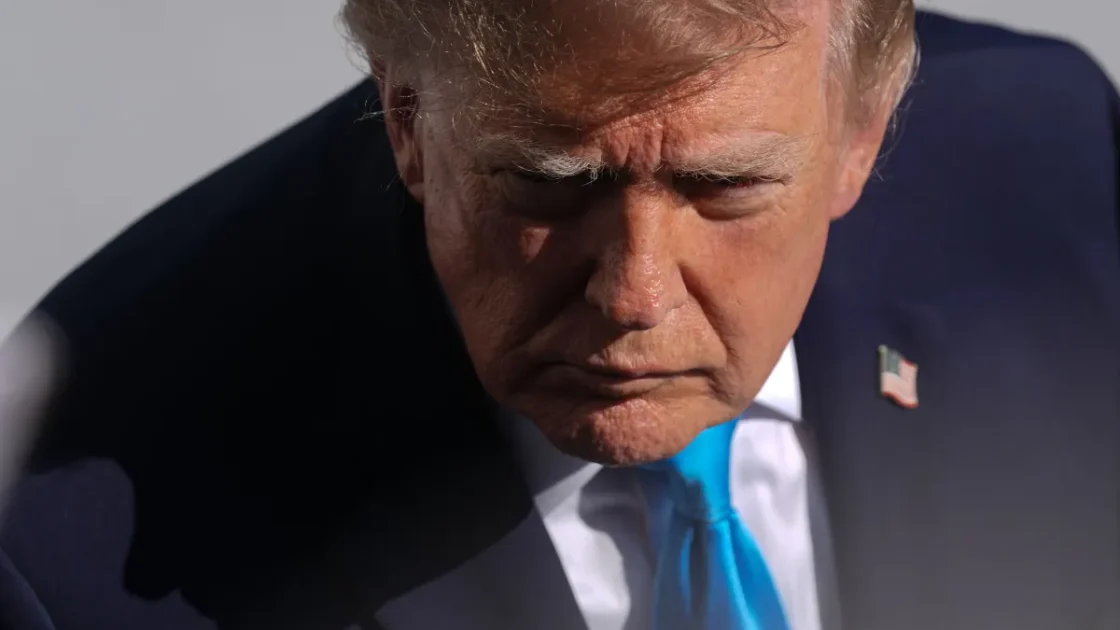 Trump questiona vitória de Lula, mas sinaliza disposição para manter diálogo com o Brasil