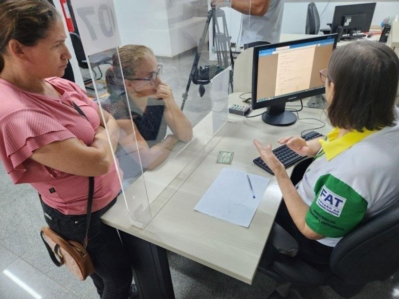 Goiânia oferece mais de mil vagas de emprego, com 100 oportunidades sem exigência de experiência; veja como participar