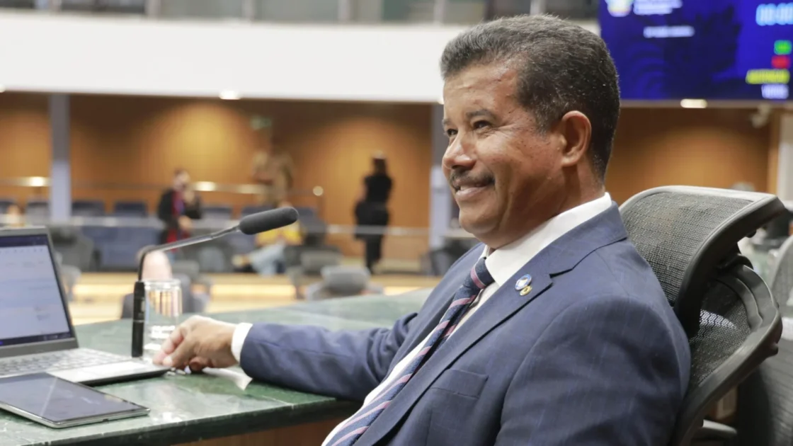 Mesmo sem reeleição, Coronel Adailton pode assumir cargo de destaque na Alego ou no Governo de Goiás