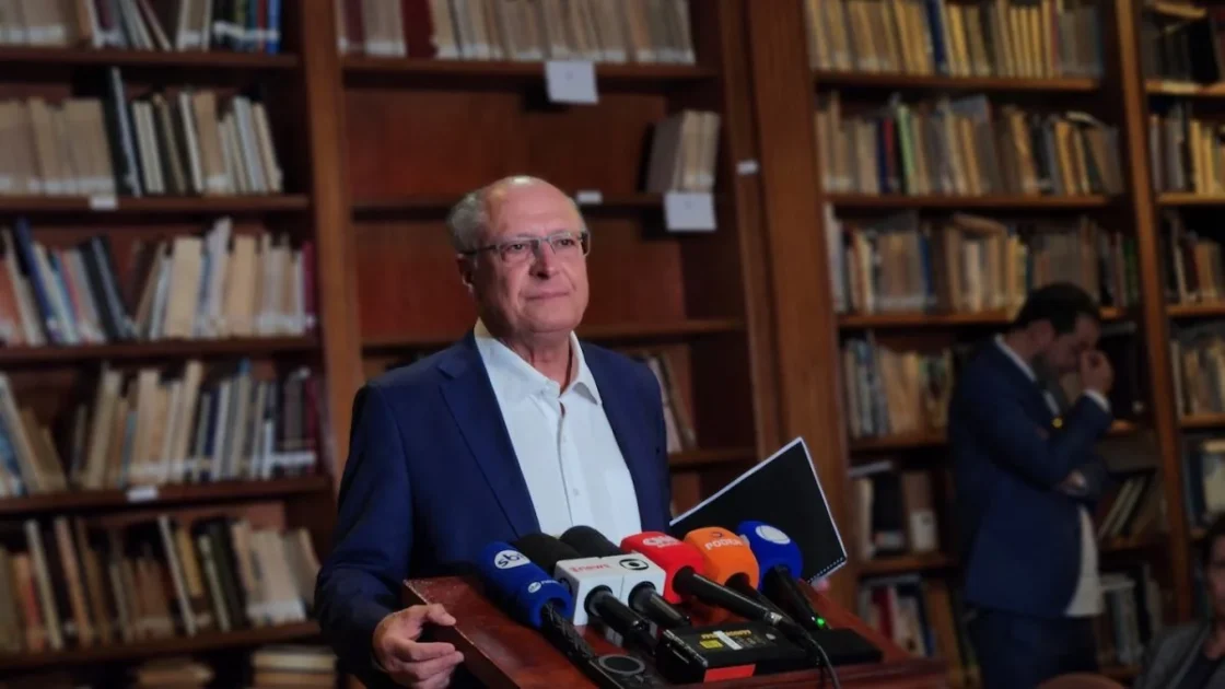 Alckmin rebate Trump e classifica como equivocadas declarações sobre eleição no Brasil